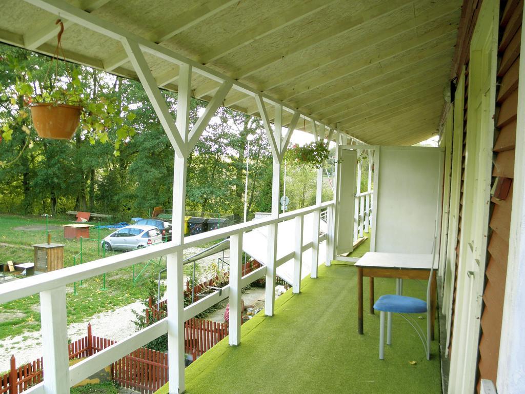Kempink U Serifa Protivin Bilik gambar